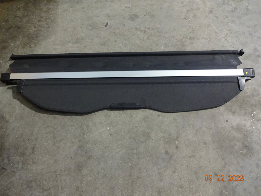 Pre-Owned 2014 Subaru Forester Rear Black Retractable Cargo Wrap OEM (Good)