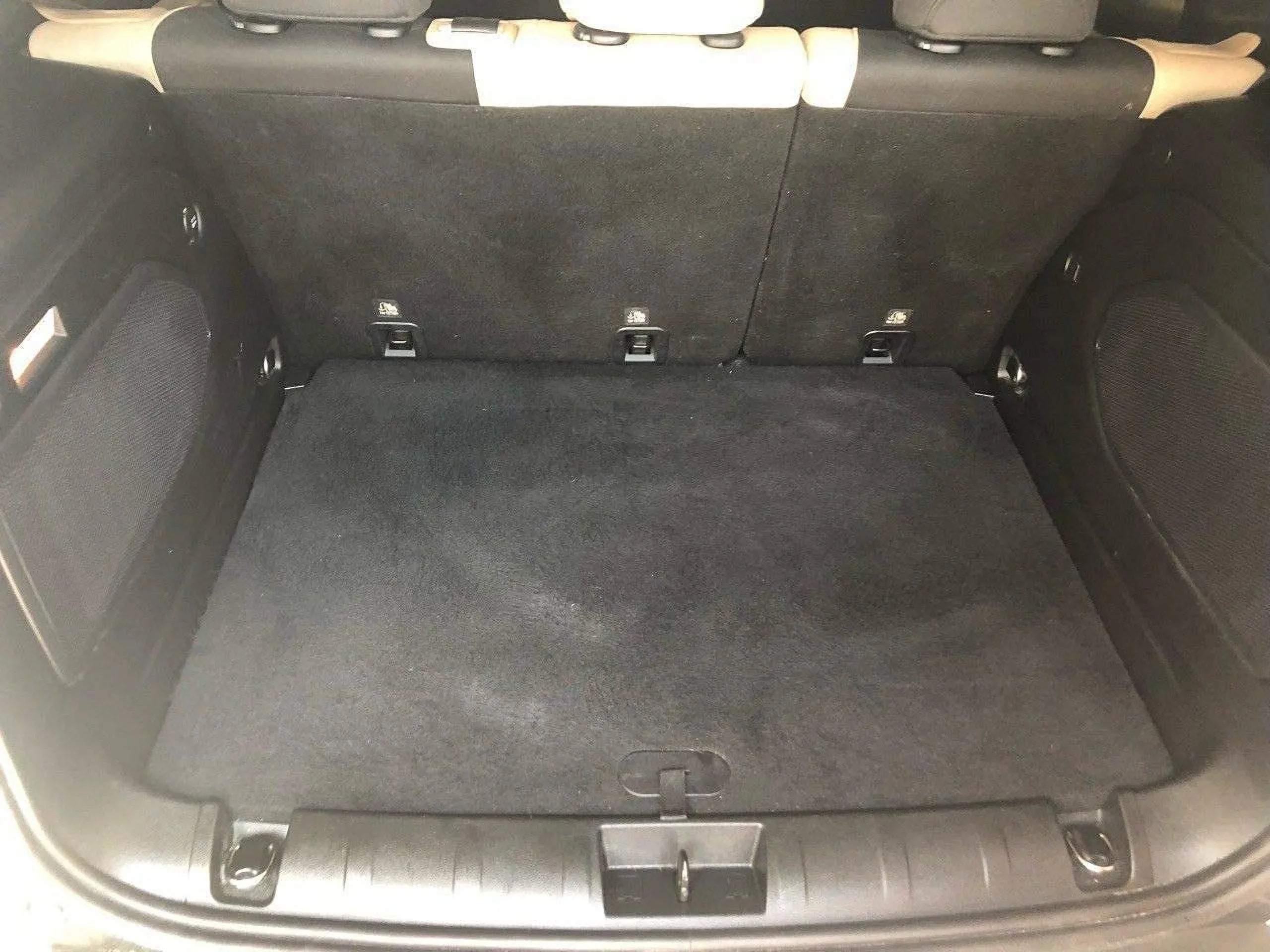 EACCESSORIES EA Cargo Liner – Trunk Mat for Jeep Renegade 2015-2023 – Durable Trunk Mats for Cars with Raised Lip – Non-Slip Car Trunk Mat Rubber – Easy to Install – Laser Pre-Cut Design
