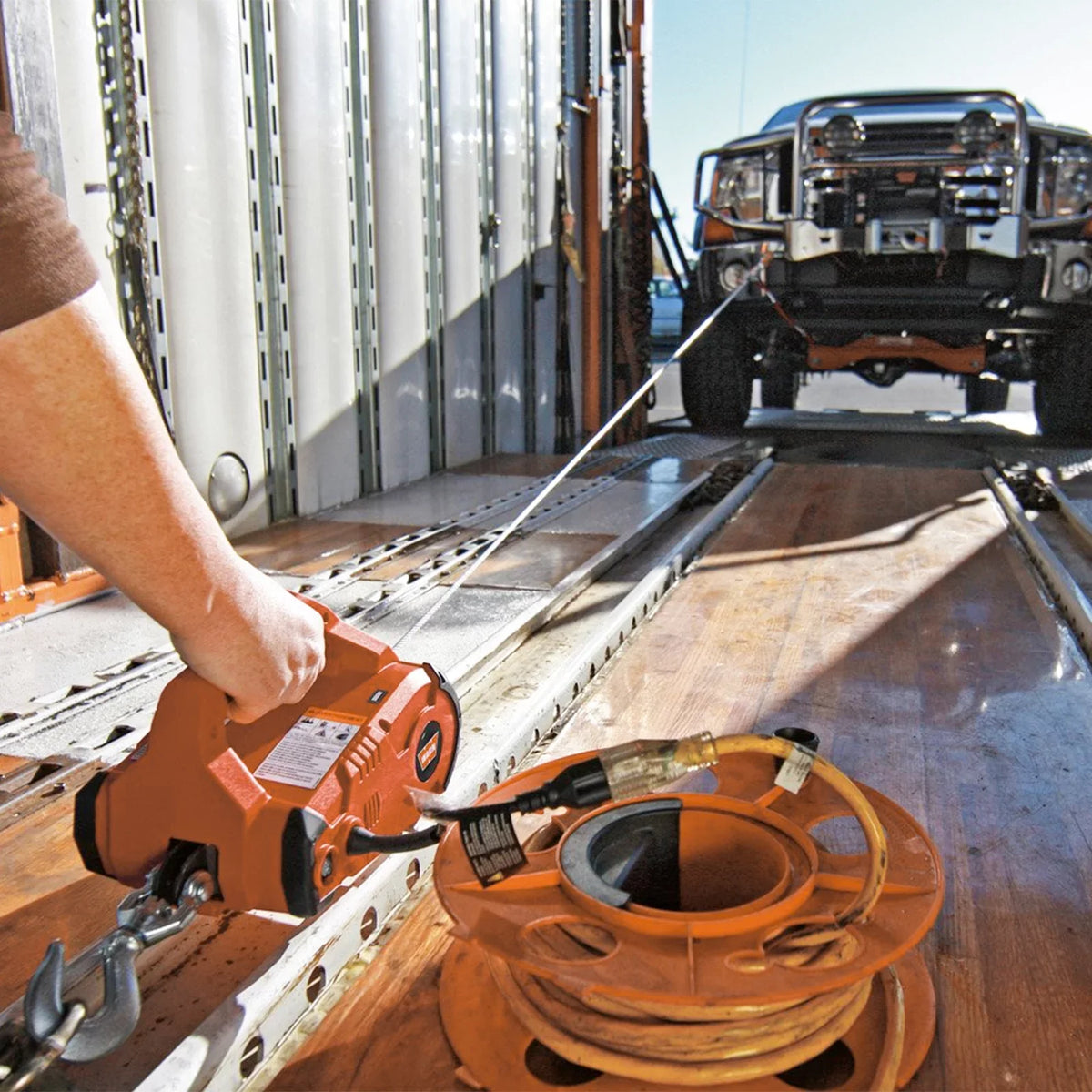 Electric Hoist Winch, 2 in 1 2200lbs Portable Electric Winch, 110V Power Winch Crane, 25ft Lifting Height, w/Wire and Wireless Remote Control, Overload Protection for Lifting Towing