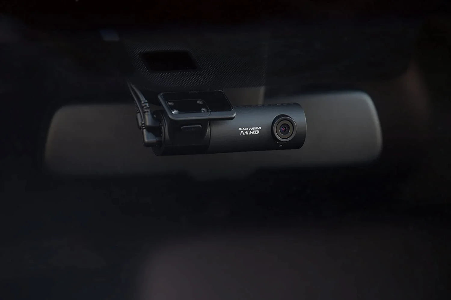 BlackVue DR590X-2CH with 32GB microSD Card | Full HD Wi-Fi Dashcam | Parking Mode Support with Hogor Lens Cloth