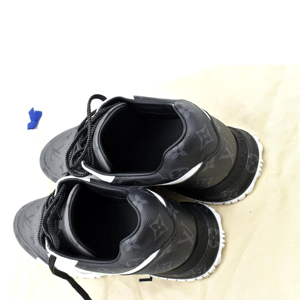 Pre-owned LOUIS VUITTON Runaway Monogram Sneakers Bicolor US 9-9