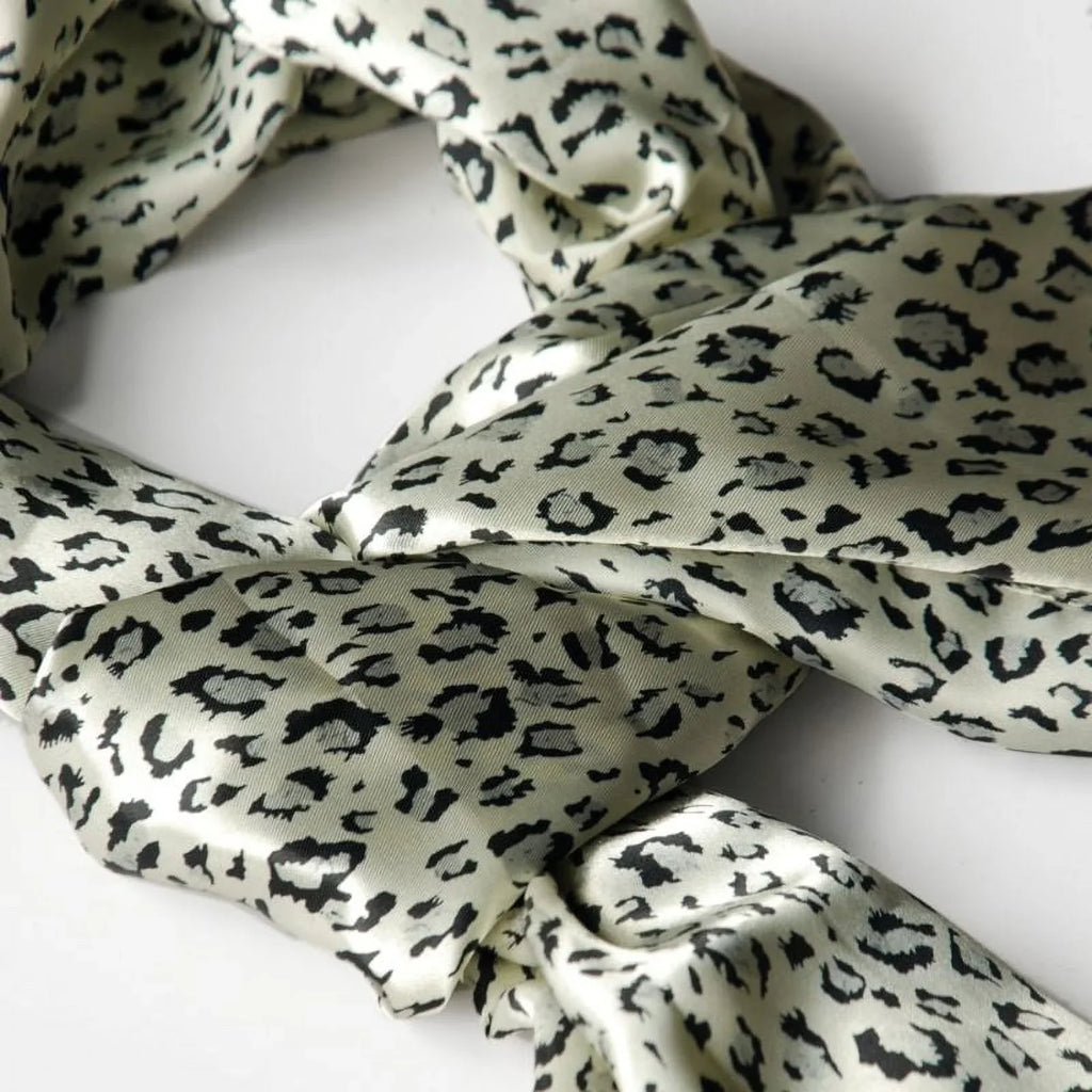 Blancho Ivory Leopard Animal Print Elegant Exquisitely Soft Silk Scarf/Wrap/Shawl(Large)