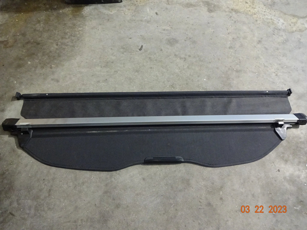 Pre-Owned 2014 Subaru Forester Rear Black Retractable Cargo Wrap OEM (Good)